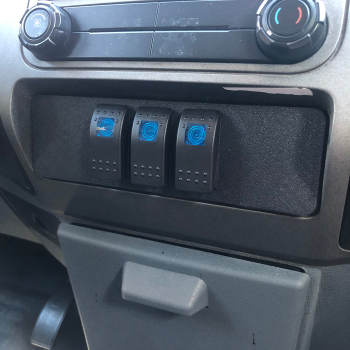 08-16 F250/F350 Rocker Switch and USB/Voltmeter Panel