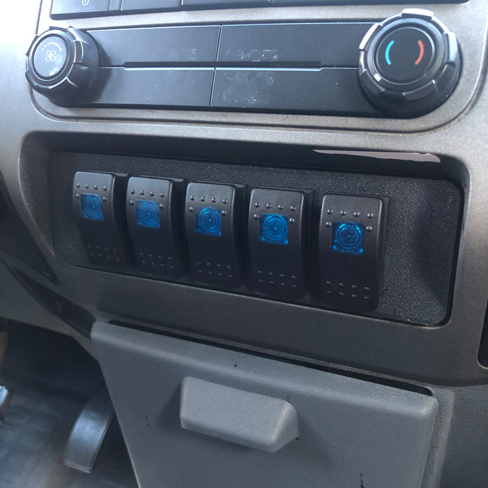 08-16 F250/F350 Rocker Switch and USB/Voltmeter Panel