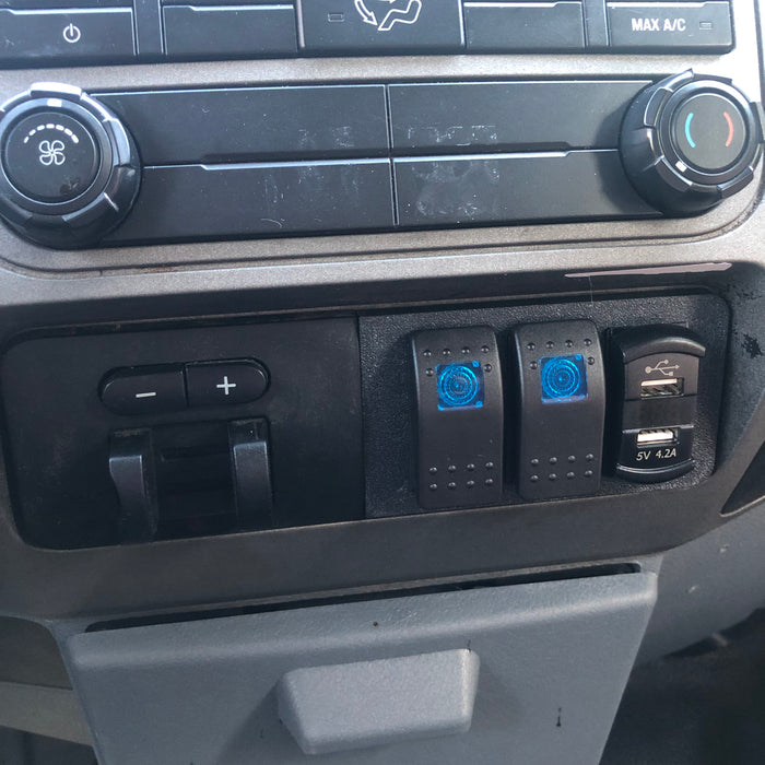 08-16 F250/F350 Rocker Switch and USB/Voltmeter Panel