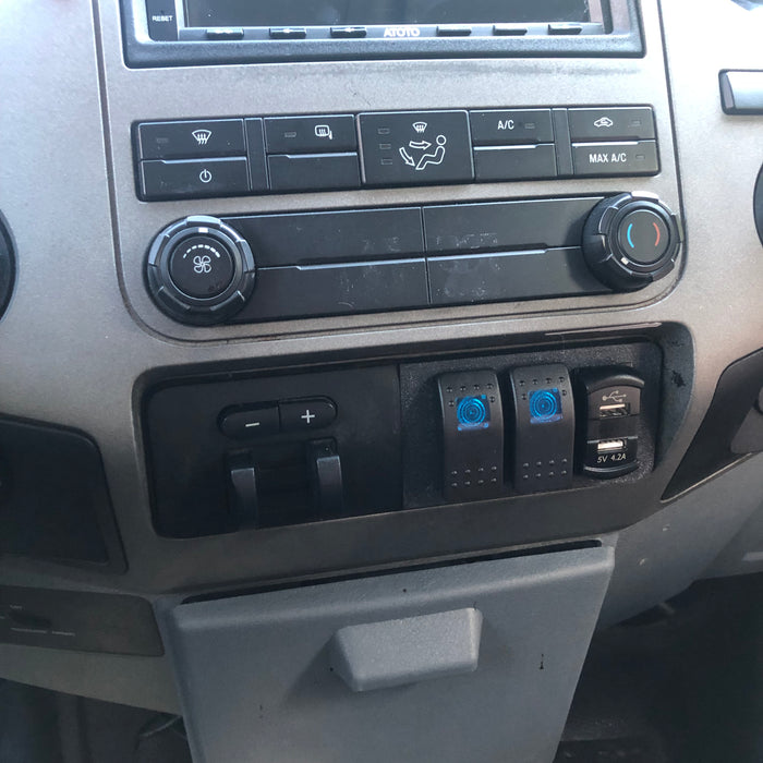 08-16 F250/F350 Rocker Switch and USB/Voltmeter Panel