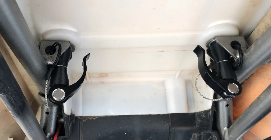 Yamaha TW200 Quick Release Seat Bolts (Pair)