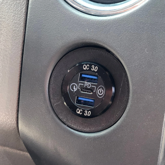 04-08 F-150/07-14 Expedition USB Charger Outlet Mount Panel